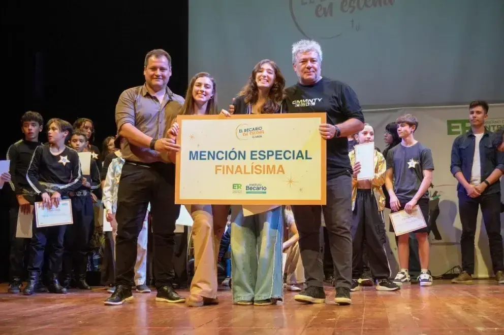 Estudiantes participaron de la Finalísima del Becario en Escena