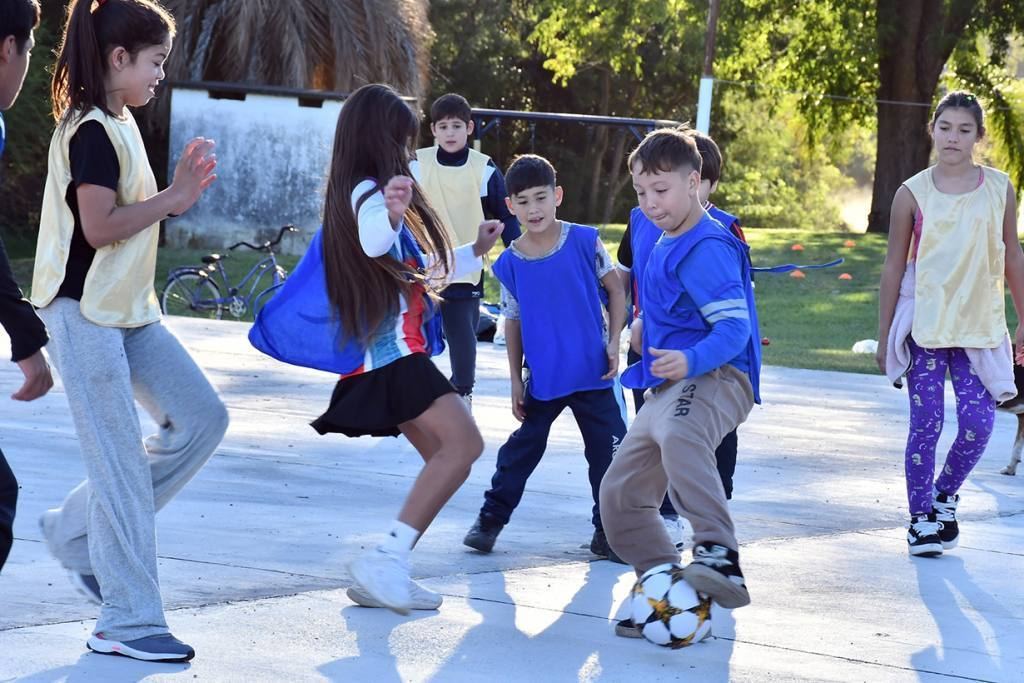 Recuperación en El Mondongo: del “playón fracturado” a un predio apto para jugar vóley, fútbol y básquet