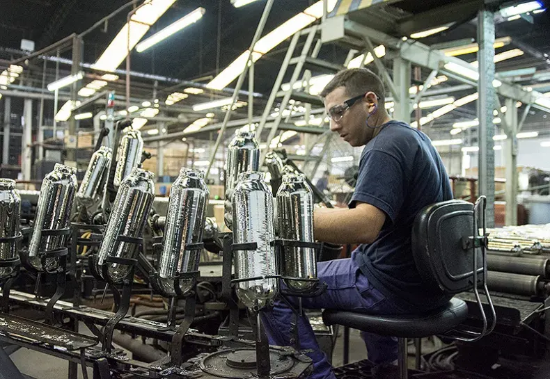 Argentina experimentó la mayor caída de la industria en todo el mundo