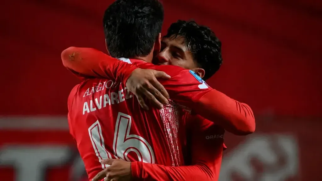 Argentinos Juniors venció a Lanús en los octavos de final