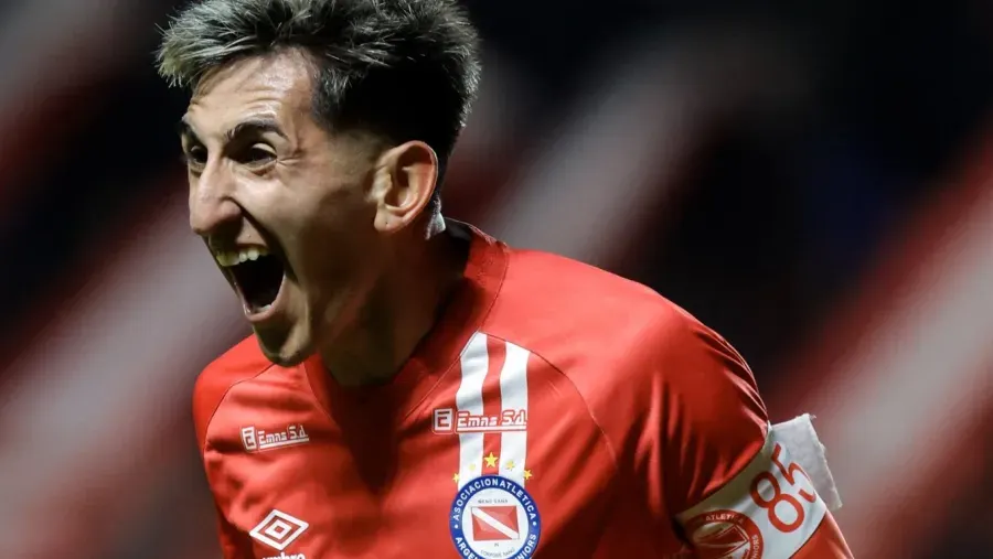 Argentinos superó a Lanús y fue el único local que ganó el sábado