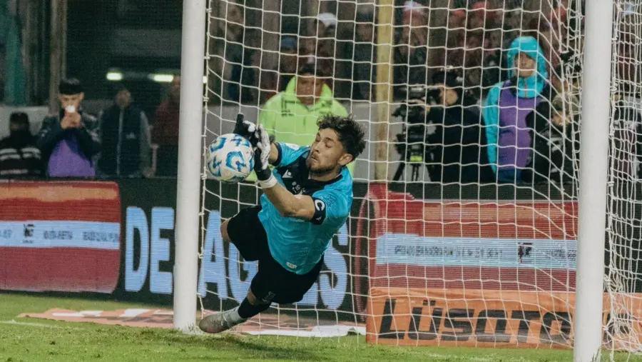 Banfield sufrió, pero superó a San Martín de Tucumán en Copa Argentina
