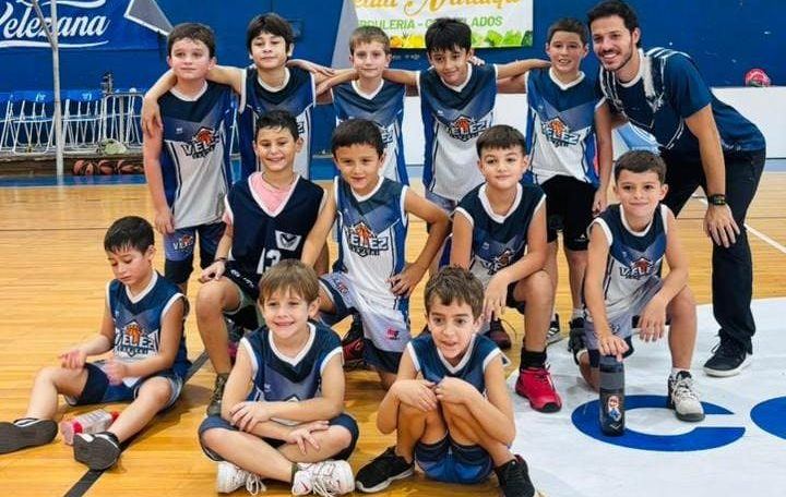 Básquet de Mosquitos y Pre Mini en el Vélez: “Buscamos que el niño también se lleve valores”