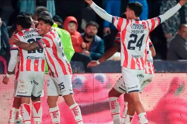 Batacazo: Unión le ganó 2 a 1 a Independiente Rivadavia en Mendoza y se metió en cuartos
