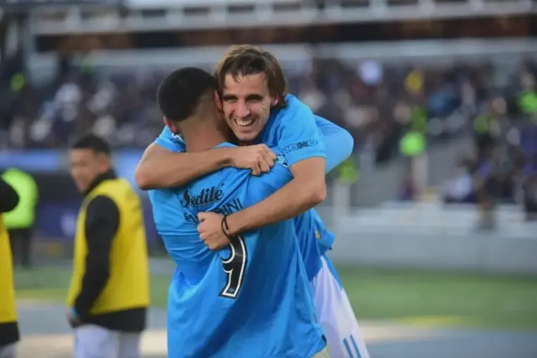 Belgrano hizo historia en territorio ajeno y enmudeció al Kempes