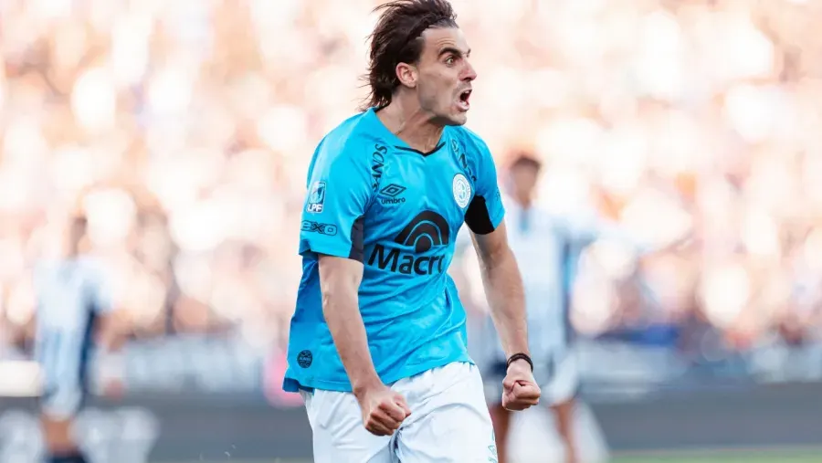 Belgrano le ganó el clásico a Talleres y sigue en carrera