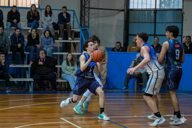 Caídas de los equipos concordienses en el Asociativo de Básquet de Primera