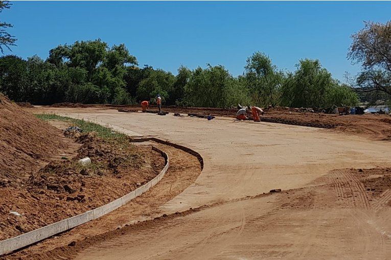 Comenzaron a construir garitas de seguridad en una zona de la Costanera