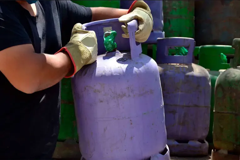 Comenzó a funcionar el nuevo subsidio de gas en garrafa: quiénes acceden y de cuánto es el reintegro