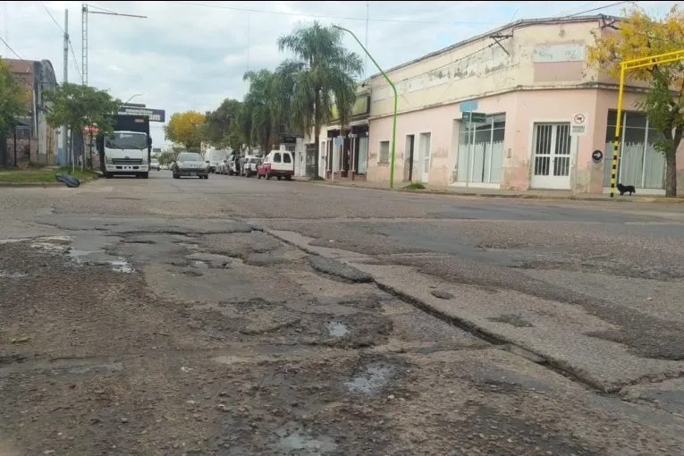 Comienza la reconstrucción de la esquina de Del Valle y Constitución