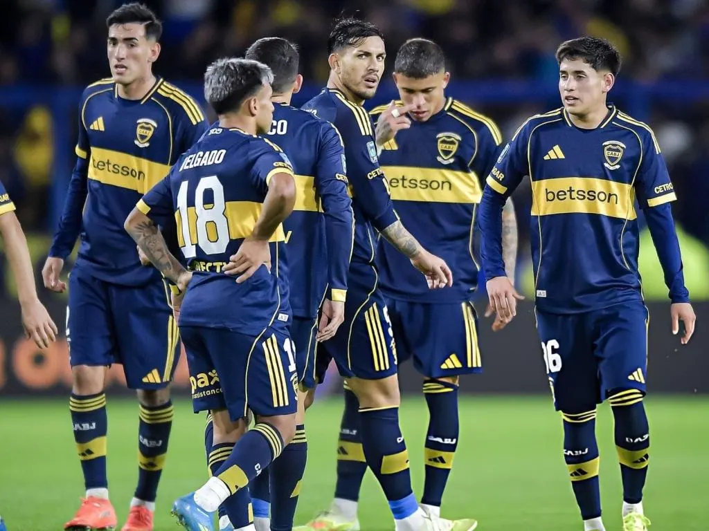 Con dos jugadores de más, Boca perdió con Huracán y quedó eliminado
