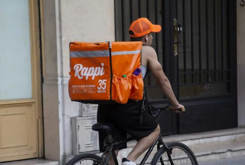 Crece el delivery en Argentina, pero el poder de compra, medido en pedidos, cayó 12% en un año