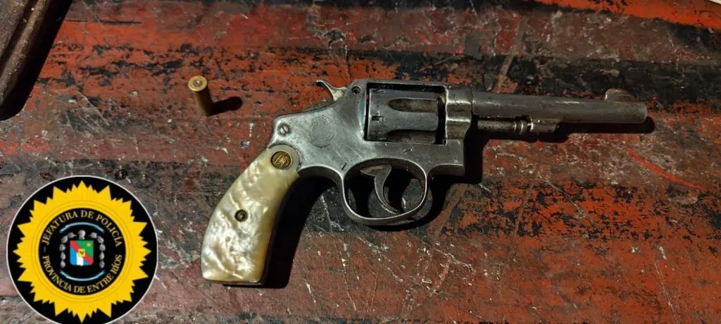 Crespo: Secuestraron un revolver tras denuncia de una mujer a su padre