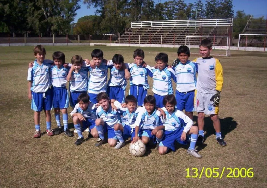 Del potrero al QR: los clubes donde nacieron los campeones buscan modernizarse