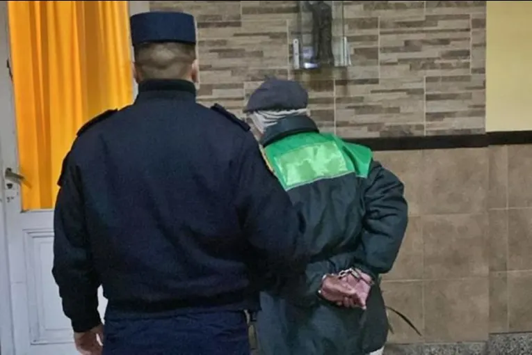 Detuvieron a un hombre acusado de agredir y no pagar a una mujer tras un encuentro acordado