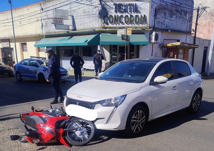 Dos accidentes de tránsito entre motos y autos: dos mujeres fueron trasladadas al Masvernat