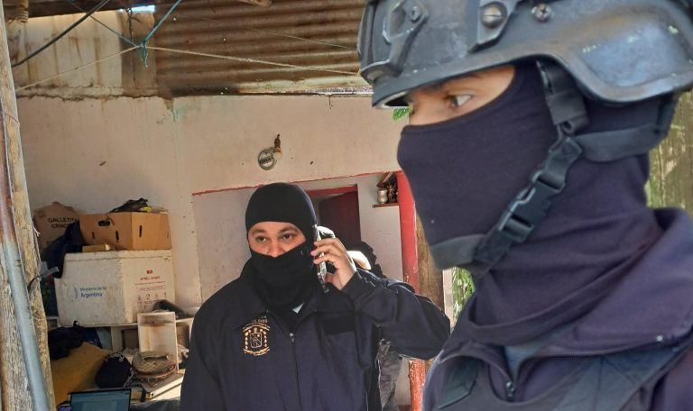 Dos mujeres fueron detenidas en el barrio Pinar tras allanamiento por narcomenudeo