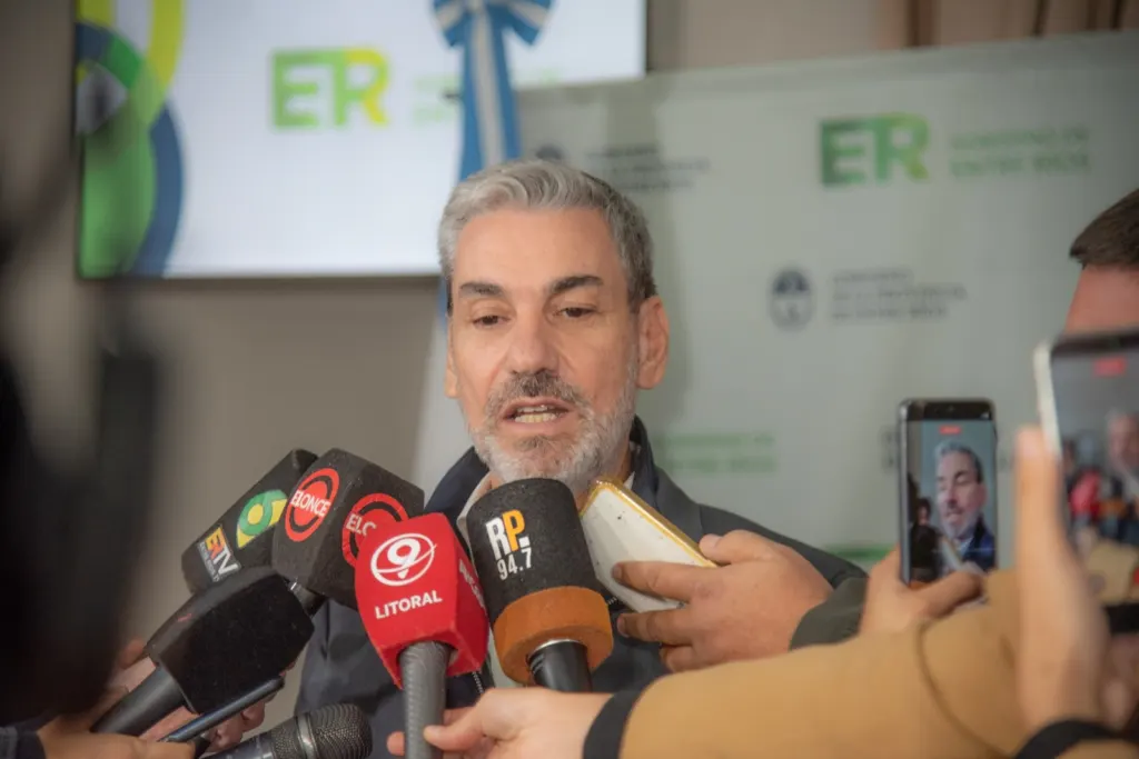 El Gobierno anunció un programa para aliviar deudas y recuperar la capacidad de consumo de los trabajadores entrerrianos