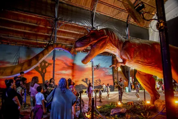 El sábado 16 abre la muestra de dinosaurios en los Galpones del Puerto