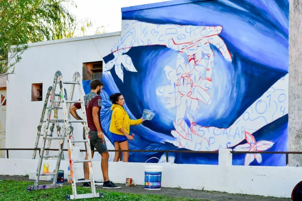 Empezó el 4° Encuentro Provincial de Muralismo en Maciá