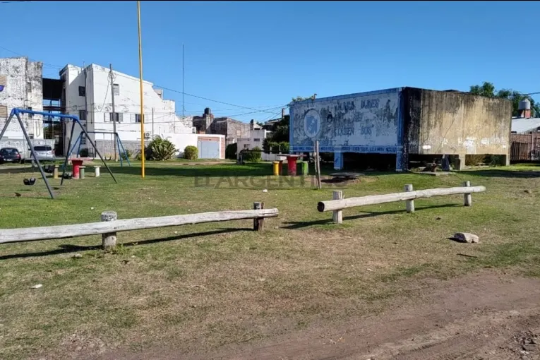 Entraron a robar a una vivienda del barrio 338 y abandonaron parte de los elementos