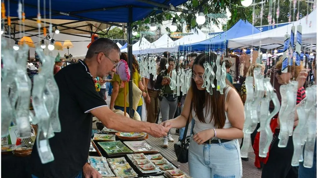 Entre 2021 y 2025 las estadías bajaron en Gualeguaychú y Paraná mostró una evolución más estable