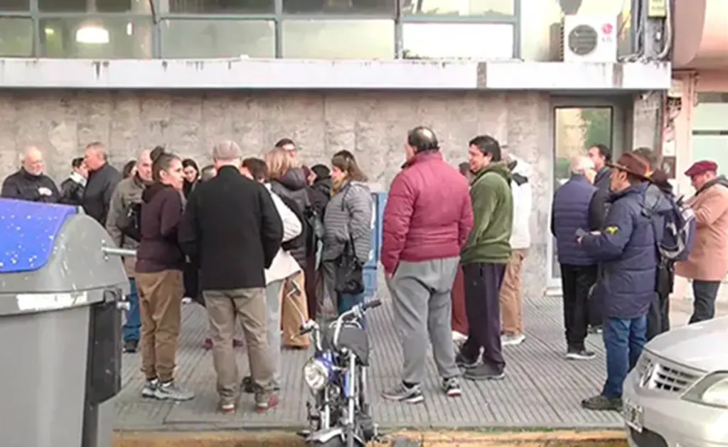 Fuerte reclamo al IAFAS de agencieros por el cambio obligatorio de cartelería en tómbolas oficiales