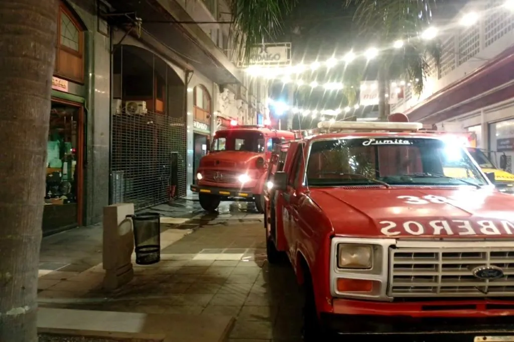 Incendio afectó a un conocido local comercial de Concordia