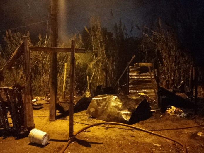 Incendio destruyó dos viviendas en barrio Jauretche
