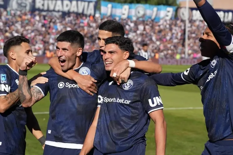 Independiente Rivadavia recibe a Unión por los octavos de final