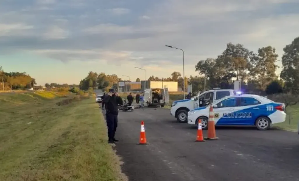 Investigan presuntas picadas tras el choque de dos motos en acceso a Loma Verde
