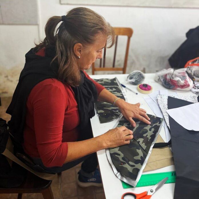 La EMAO sumó nuevas capacitaciones en tapizado, marroquinería y restauración de muebles