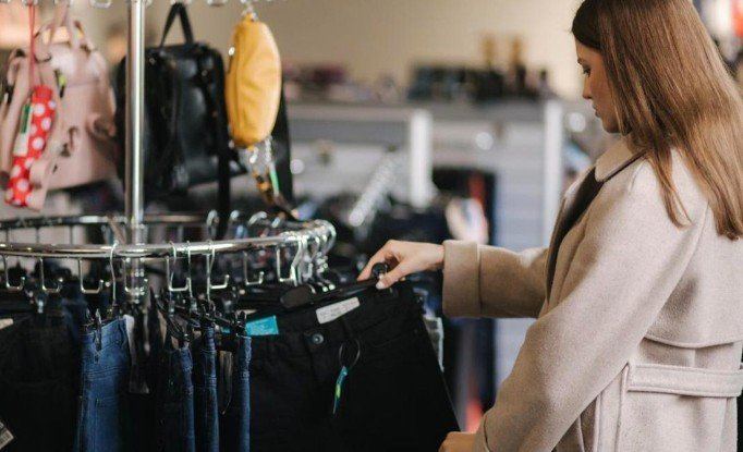 Las ventas minoristas cayeron 3,2% interanual en abril y suman un año en retroceso.