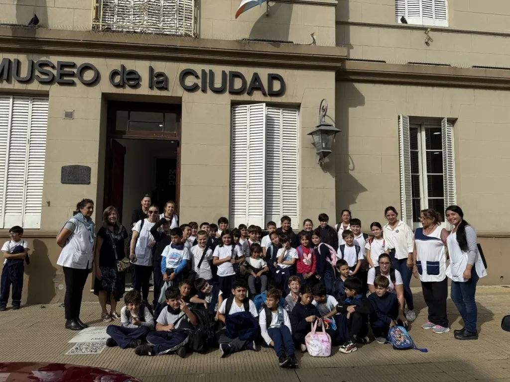 Legado que inspira: más de 200 estudiantes ya visitaron el homenaje a Artemio Alisio