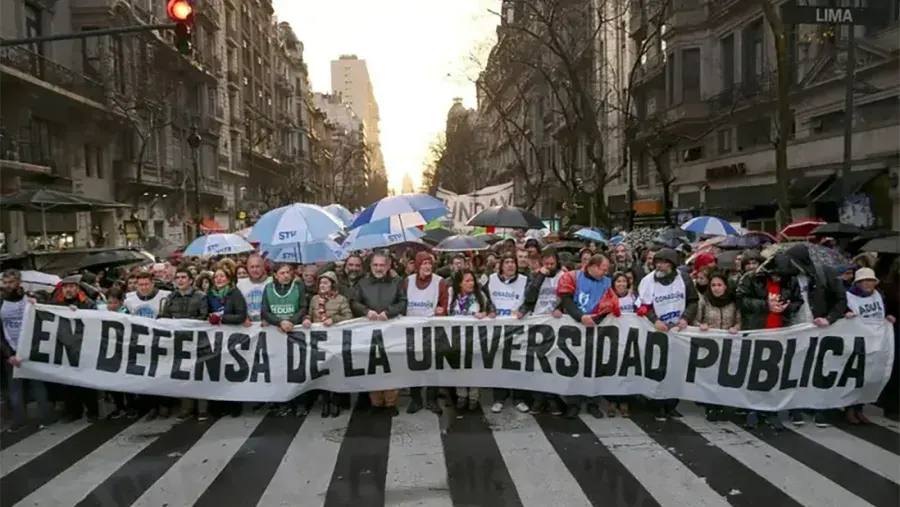 Los números detrás del conflicto universitario: fondos en mínimos históricos y salarios en caída