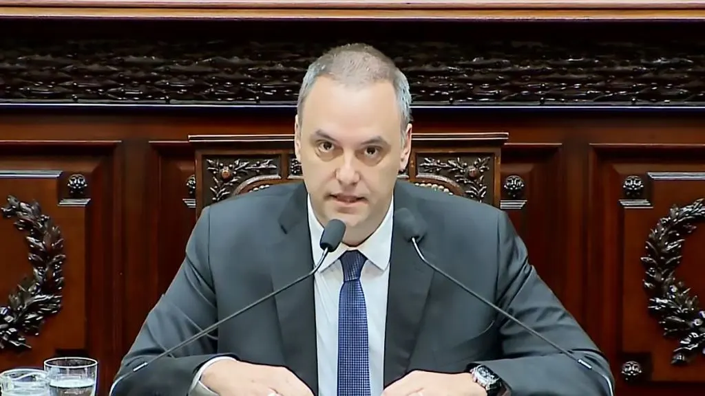 Manuel Adorni, bajo investigación por movimientos con criptomonedas no declaradas