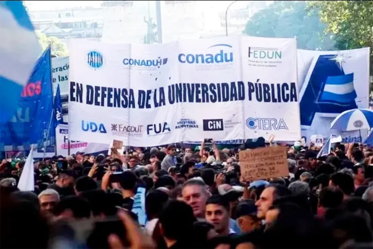 Marcha universitaria: «Hay un éxodo docente sin precedentes»