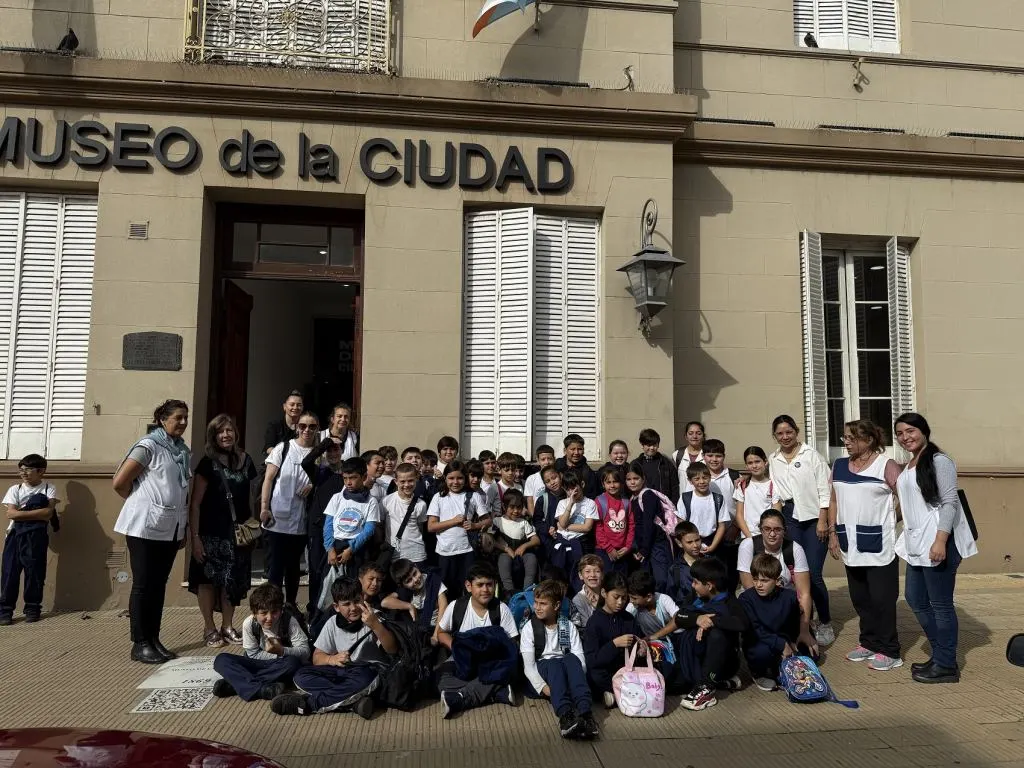 Más de 200 estudiantes ya visitaron el homenaje a Artemio Alisio