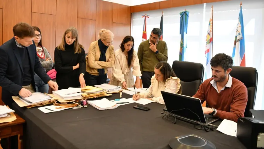 Paritaria: gremios de trabajadores de administración central y docentes volverán a reunirse con el Gobierno