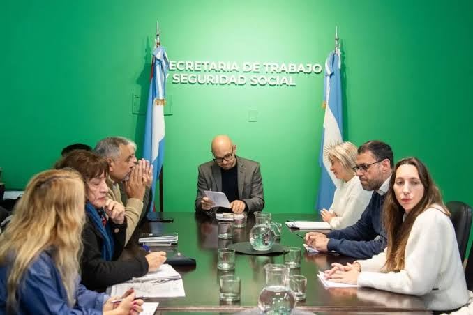 Paritaria provincial: el Gobierno y los gremios vuelven a reunirse tras el rechazo del 3,5%