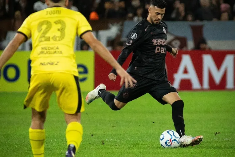 Platense empató con Peñarol y puso un pie en los octavos de final de la Copa Libertadores