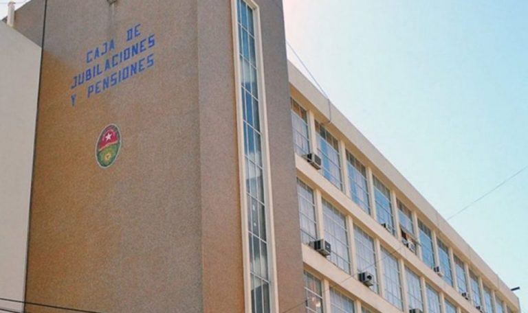 ¿Pondrán tope a las jubilaciones?: Hay quien cobra 19 millones y otros 700 mil pesos