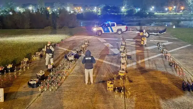 Prefectura Concordia secuestró 264 botellas de vodka que intentaban cruzar por el río