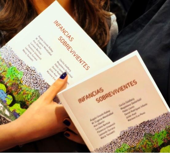 Presentan libros sobre infancias y dictadura