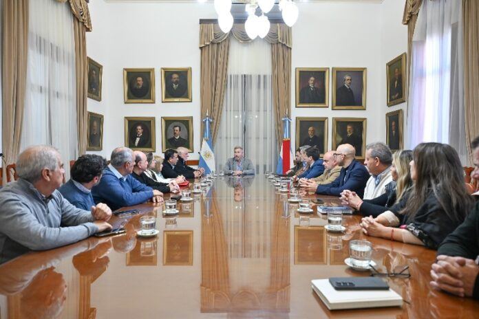 Reforma Previsional. Frigerio reunió a gremios estatales para unificar criterios