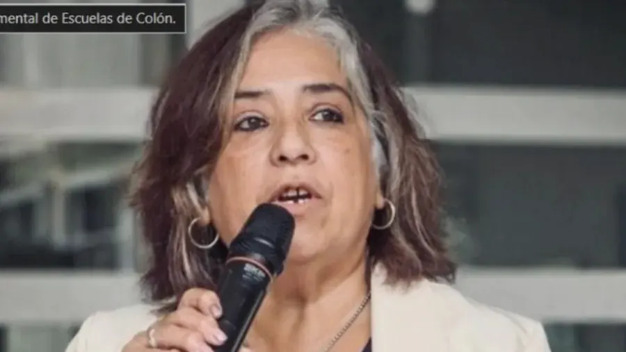 Removieron a funcionaria del CGE de Colón por la designación de su hija de 20 años sin título habilitante