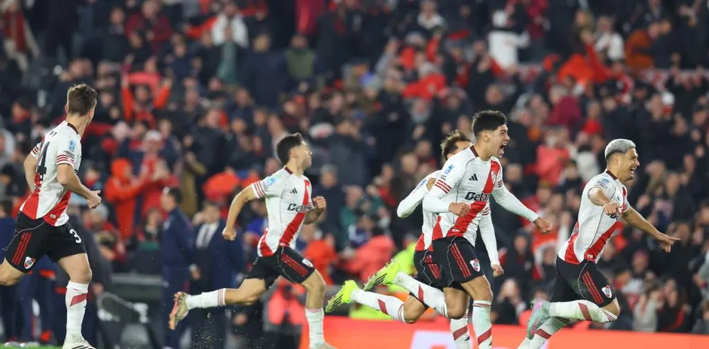 River le ganó a San Lorenzo por penales en un partido infartante y se metió en cuartos