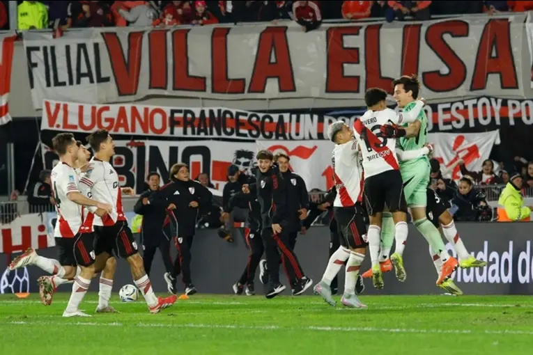 River le ganó a San Lorenzo por penales y avanzó a cuartos del Torneo Apertura 2026