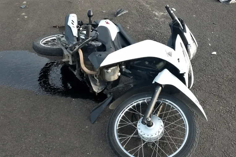 RUTA 14: Una joven en terapia intensiva tras un choque de motos que hacían maniobras peligrosas