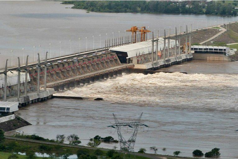 Salto Grande llama a Licitación para limpieza del edificio